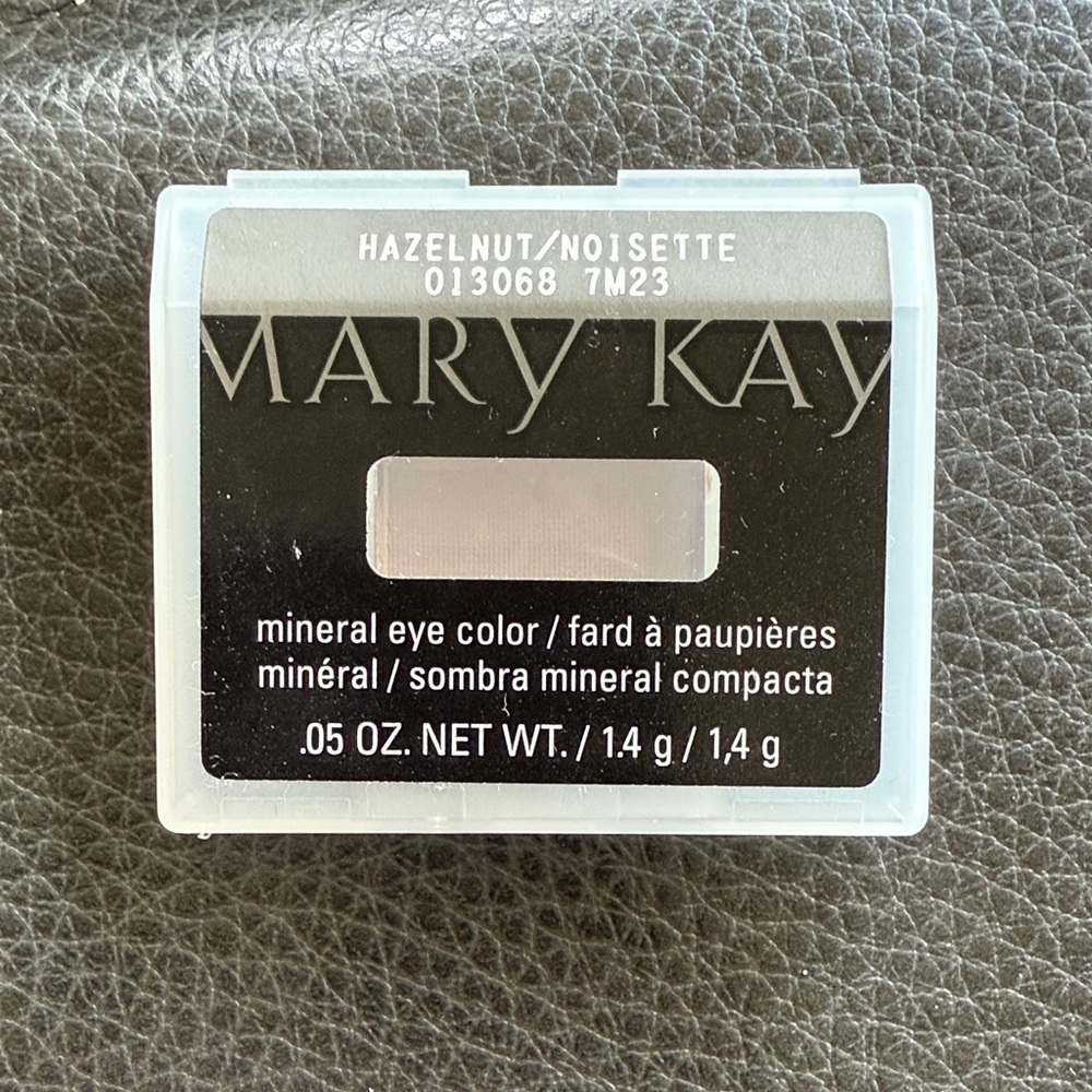 Mary Kay Hazelnut Mineral Eye Shadow
